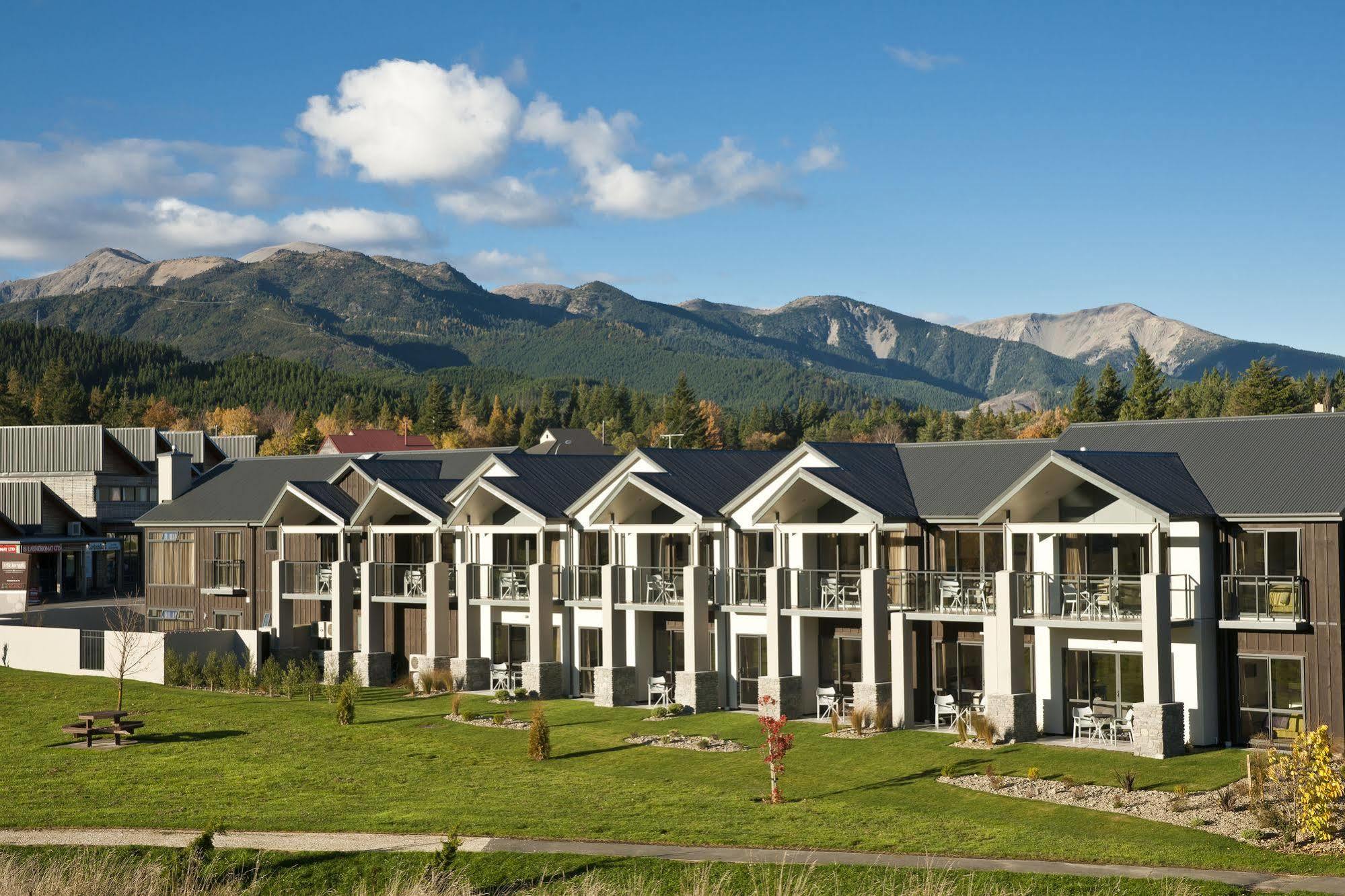 The St James Premium Accommodation Hanmer Springs Exterior photo